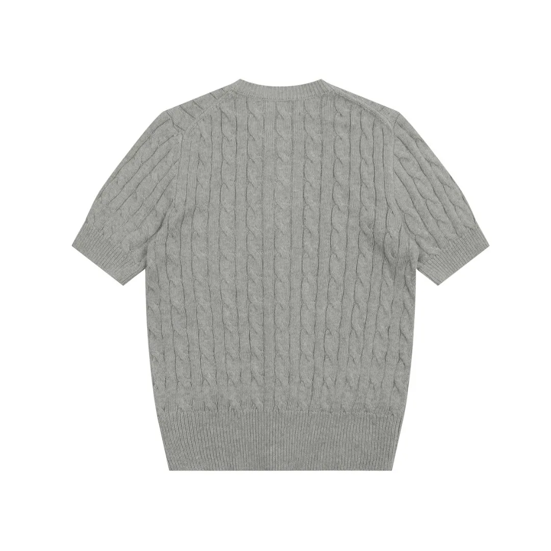 🅿️176 "Top quality" Style number: DS021# (not off the shelves all year round) [Ralph Lauren round neck cardigan solid color pony embroidered logo knitted short sleeves] ✅Ralph Lauren classic basic versatile all-season cardigan knitted short sleeves ✅Main supplier platform live broadcast Wholesale entities Replenish when out of stock Not off the shelves ✅ZP quality 1:1 version Scan the code to enter the GF website Counter quality ✅Details and quality are the only one in Guangzhou. Imported quality cotton yarn, focusing on high-end, cost-effective. Needless to say good quality. ✅The version is restored to the original order. The maximum size can be worn up to 160 pounds. Loose, comfortable and stress-free.